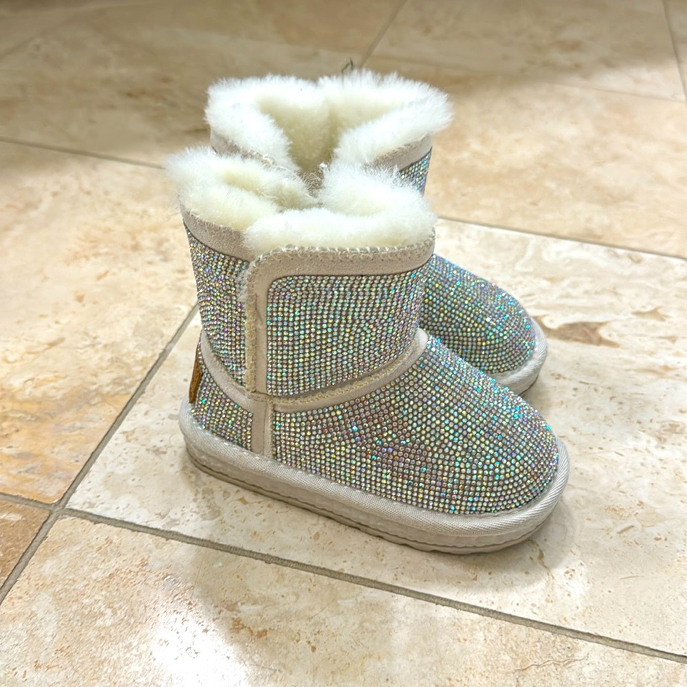 Toddler Girl Rhinestone Fluffy Lined Boots
